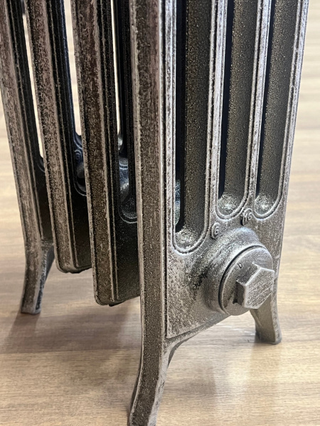 Радиатор чугунный RETROstyle Derby M4/320, 4 секции, состаренное серебро, напольное исполнение, RETROstyle RS-D М 4/320-4s ЛИКВИДАЦИЯ