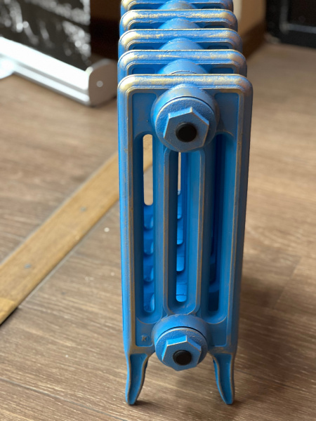 Радиатор чугунный РАДИМАКС DERBY 300, 5 секций, голубой с золотом, напольное исполнение, D 300-5s ЛИКВИДАЦИЯ