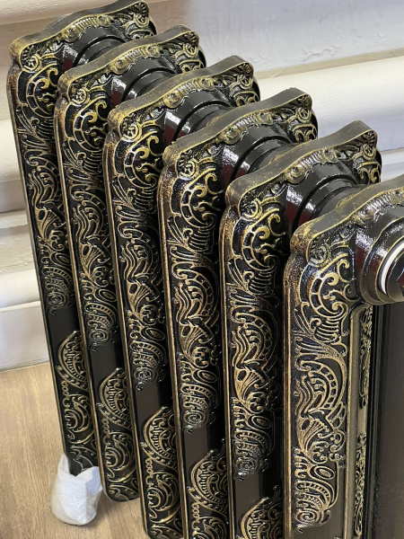 Радиатор чугунный РАДИМАКС Windsor 500, 6 секций, черный с золотой патиной, покрытие глянцевым лаком, напольное исполнение, W 500-6s ЛИКВИДАЦИЯ