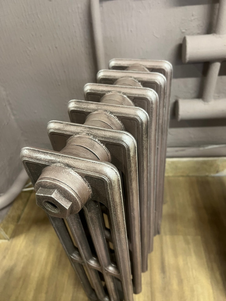 Радиатор чугунный РАДИМАКС DERBY 500, 6 секций, состаренное серебро, напольное исполнение, D 500-6s ЛИКВИДАЦИЯ