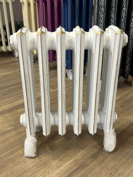 Радиатор чугунный RETROstyle Derby M4/320, 6 секций, белый с золотой патиной по ребрам, напольное исполнение, RETROstyle RS-D М 4/320-6s ЛИКВИДАЦИЯ