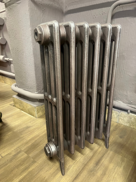 Радиатор чугунный РАДИМАКС DERBY 500, 6 секций, состаренное серебро, напольное исполнение, D 500-6s ЛИКВИДАЦИЯ