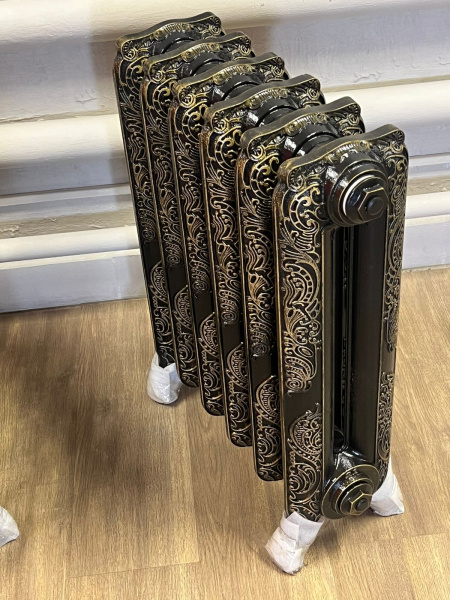 Радиатор чугунный РАДИМАКС Windsor 500, 6 секций, черный с золотой патиной, покрытие глянцевым лаком, напольное исполнение, W 500-6s ЛИКВИДАЦИЯ
